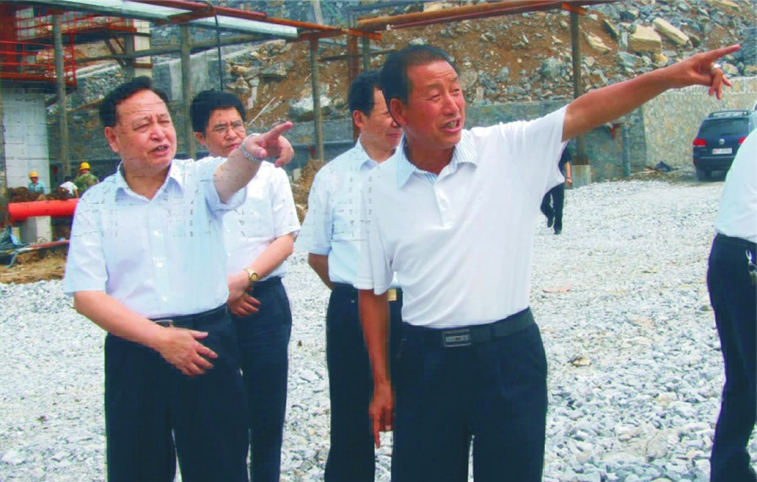 2010年5月，湖北省委書(shū)記羅清泉蒞臨東圣集團(tuán)視察。