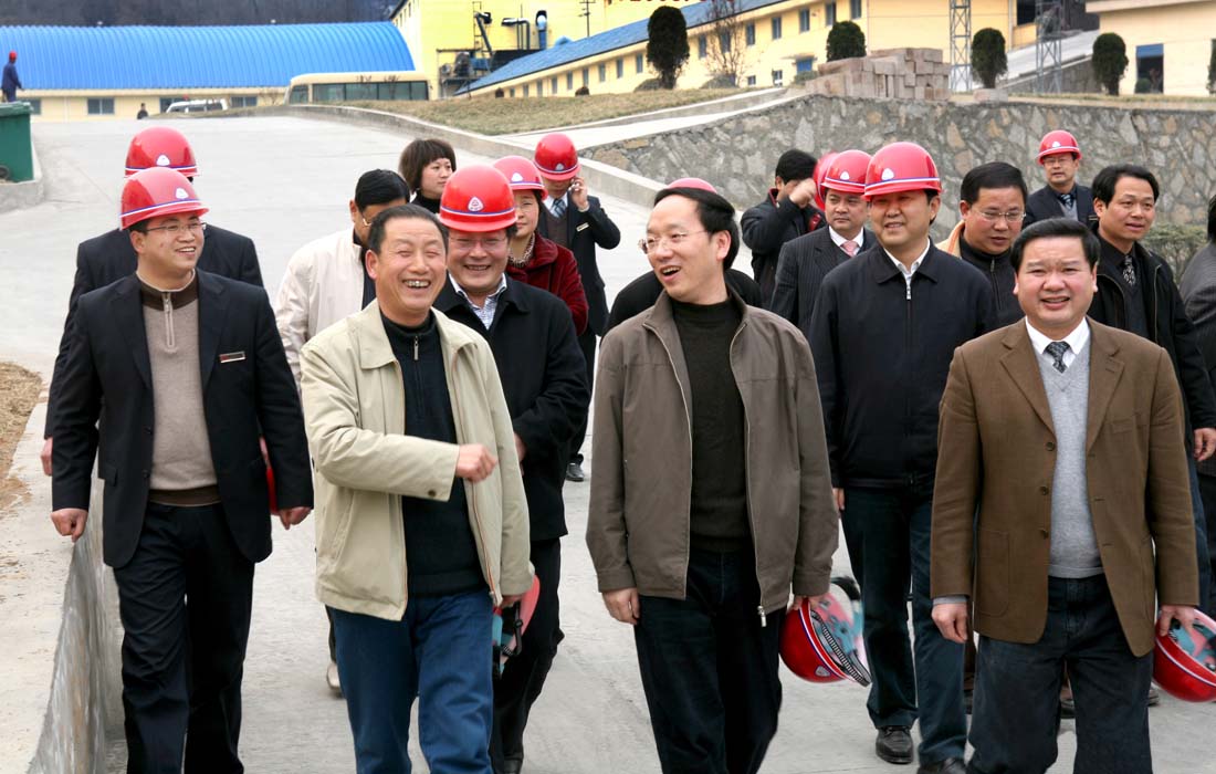 2008年3月，宜昌市市長(zhǎng)李樂(lè)成到東圣集團(tuán)調(diào)研。